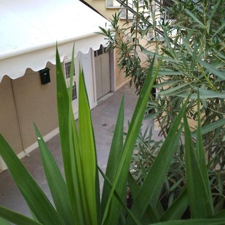 Two Houses Neos Kosmos أثينا المظهر الخارجي الصورة